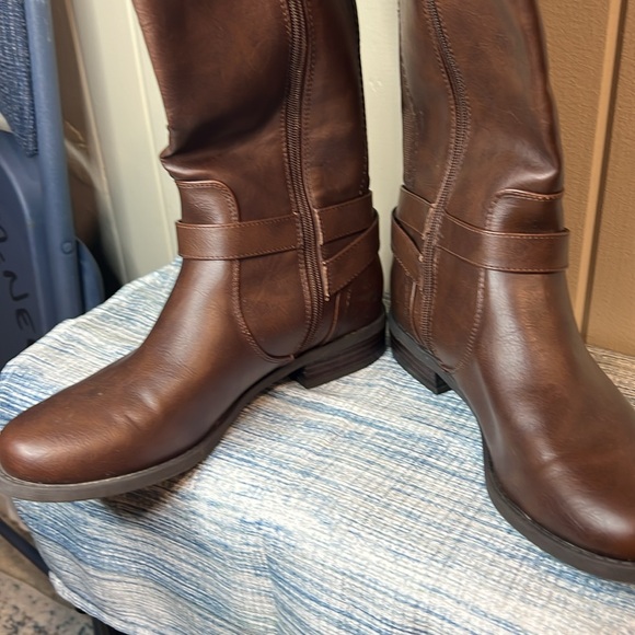 Brown GUESS boots - Picture 5 of 9